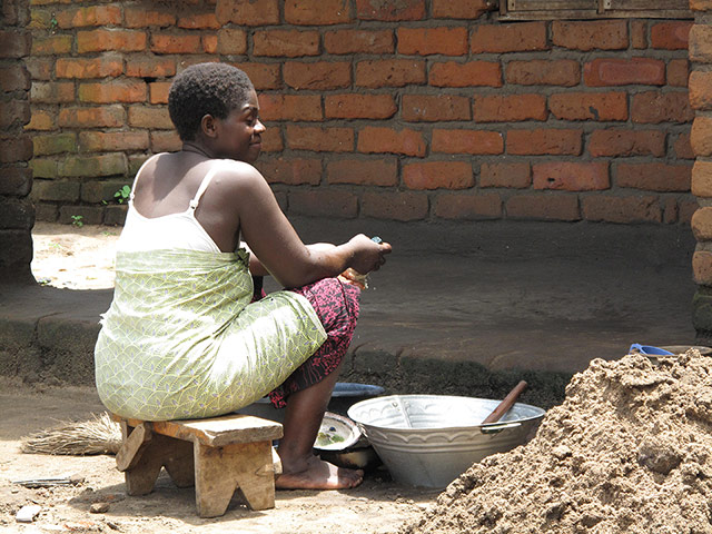 Sustainable and efficient stove production in Malawi