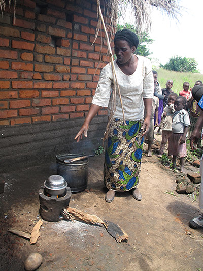 Sustainable and efficient stove production in Malawi