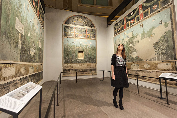 Life and death in Pompeii: Garden room fresco