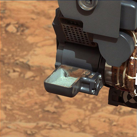 A month in Space: First Curiosity Drilling Sample in the Scoop