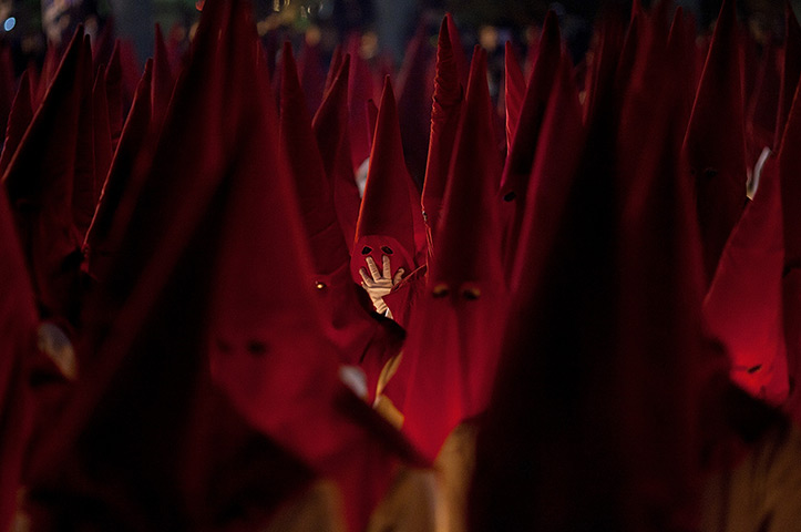 24 hours: Zamora, Spain: Penitents from the Cofradia del Silencio