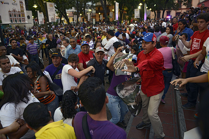 24 hours: Caracas, Venezuela: Clash between Chavez and Radonski supporters 