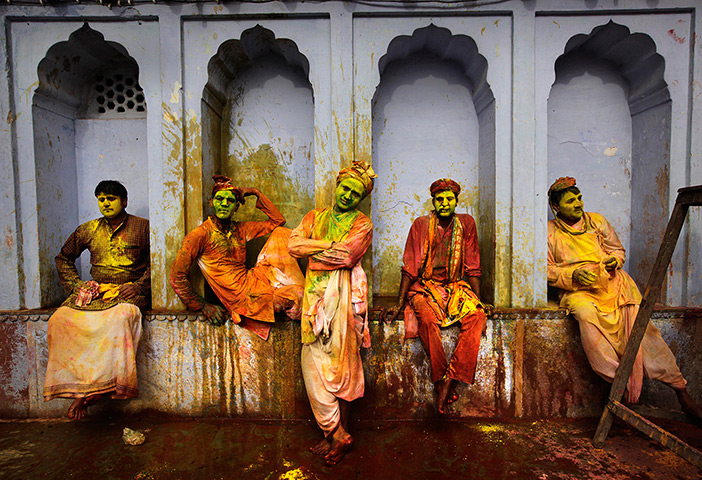 Holi festival: Indian villagers at the Nandagram temple