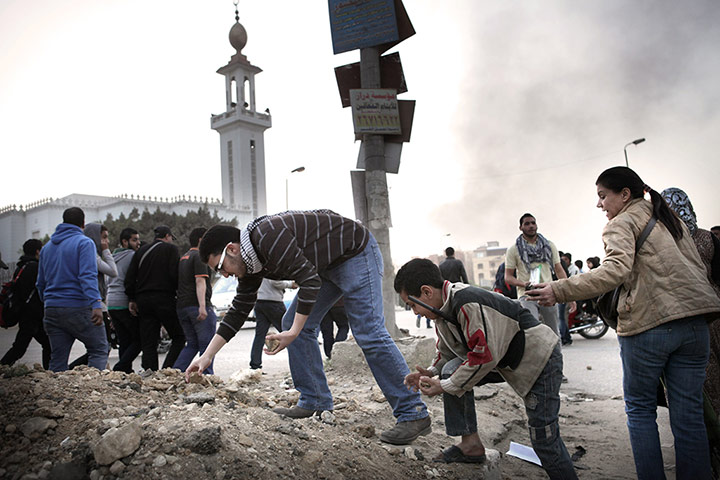 Calton's Cairo: anti-government protestors pick up stones