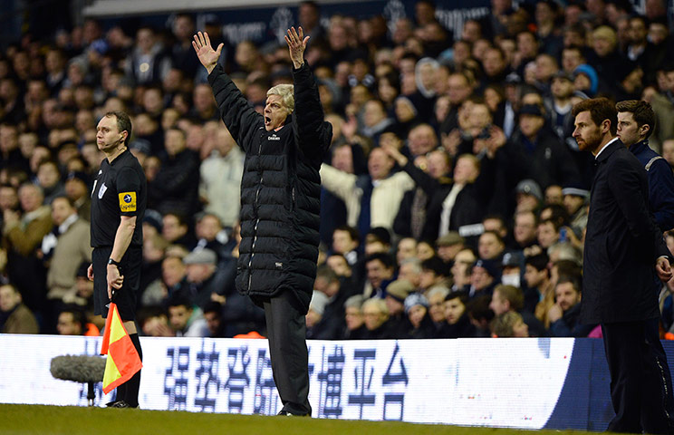 Tottenham v Arsenal: Wenger dejected