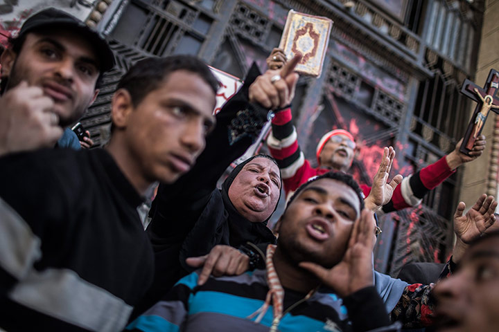 24 Hours: Egyptians protest in front of prosecutor general office