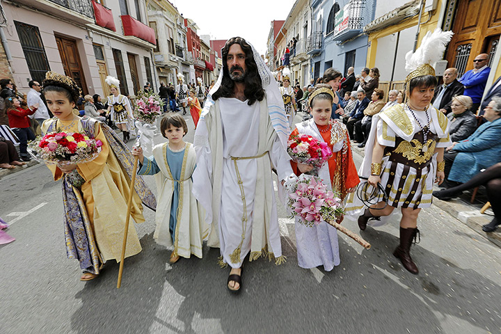 Easter Sunday: Resurrection Parade in Valencia