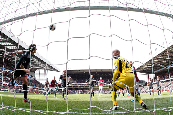 footy: Liverpool's Gerrard