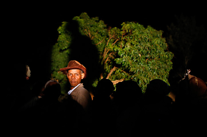 24 hours in pictures: presidential election in Kenya