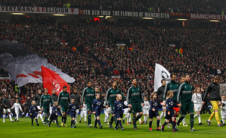 United v Real Madrid: Teams enter the pitch
