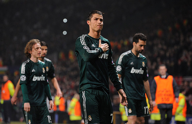 Man Utd v Real Madrid: Cristiano Ronaldo puts his hand on his heart