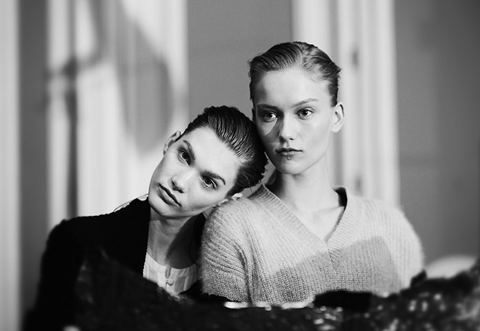 Paris fashion in B&W: Models wait backstage
