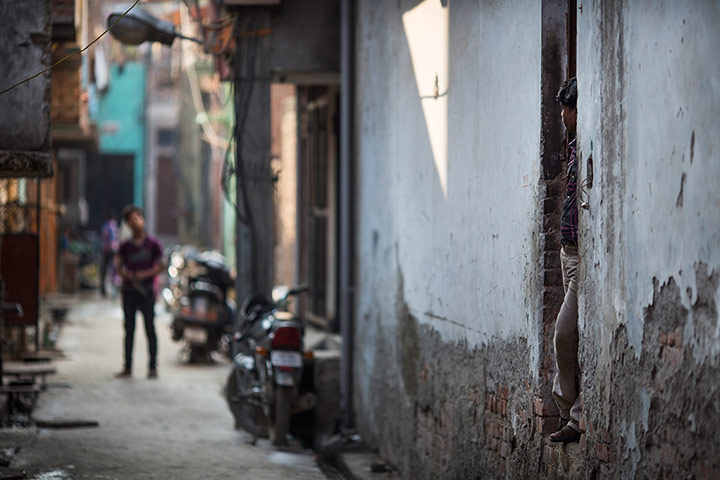India education gallery: The walk to school 