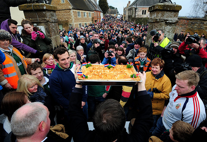 Bottle kicking game : Bottle kicking game in pictures