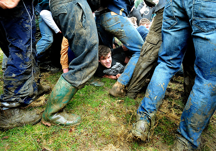 Bottle kicking game : Bottle kicking game in pictures