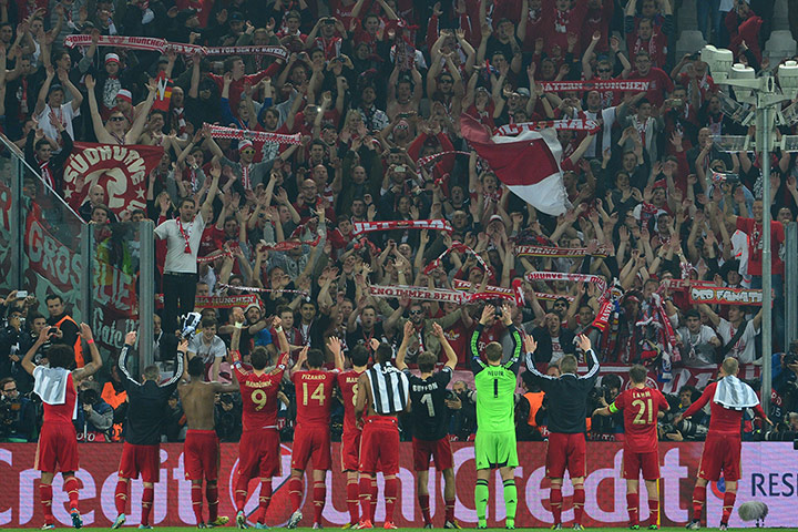 Juve v Bayern 2: Bayern Munich players celebrate