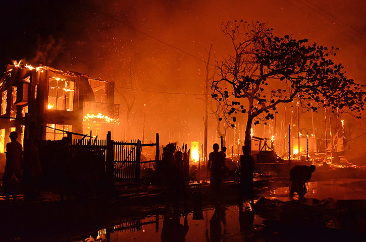 24 hours: Residents stand by burning houses in Mandalay