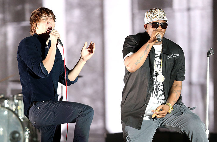 Coachella Day 2 and 3: R. Kelly performs with Thomas Mars of Phoenix 