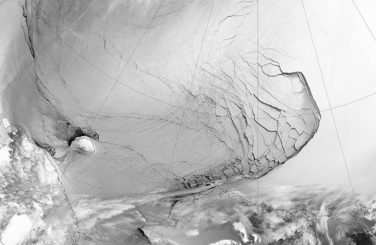 Satellite Eye on Earth: Extensive Ice Fractures in the Beaufort Sea