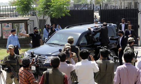 A vehicle carrying Pervez Musharraf leaves Islamabad hIgh court in Pakistan
