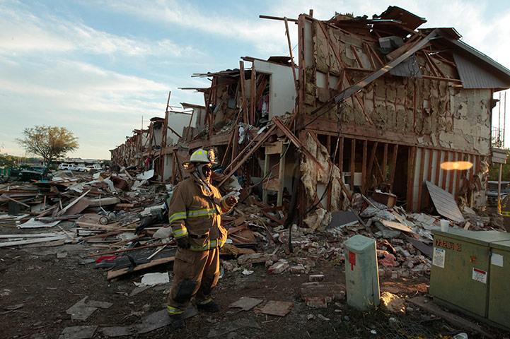 24 hours in pictures: Fertilizer Plant Explosion In West, Texas