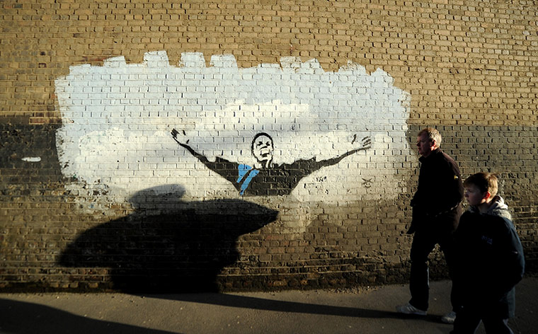 Best of sport 19/04/2013: Millwall v Watford artistic tribute