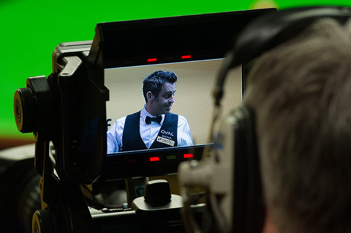 ronnie O'sullivan: Ronnie O'Sullivan seen on a TV camera