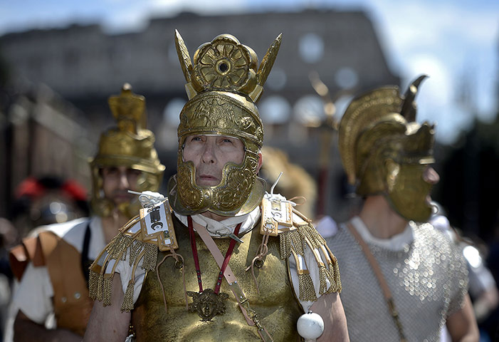 The birth of Rome: Men belonging to historical groups dress