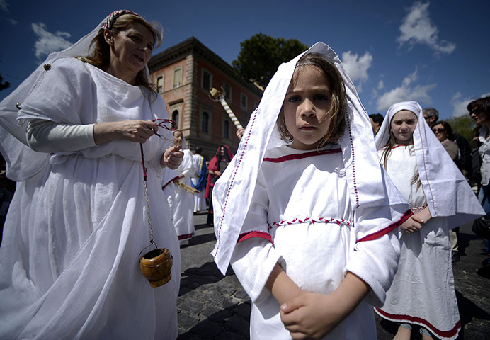 The birth of Rome: Children dressed as ancient Romans parad