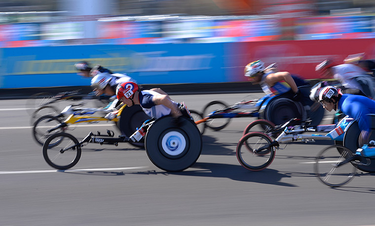 London Marathon: The elite wheelchair race starts with Britian's David Weir 