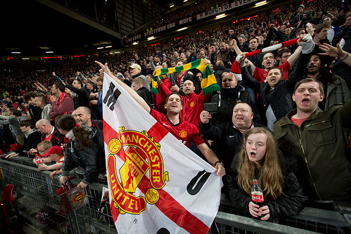 United v Villa 2: Manchester United fans