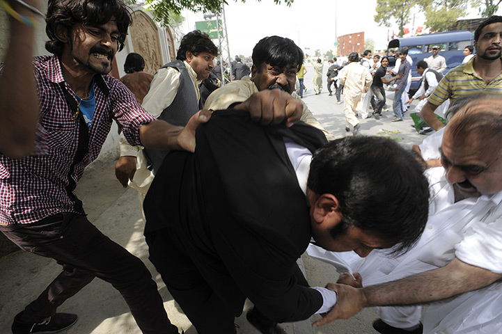 24 hours in pictures: Musharraf clashes in Rawalpindi