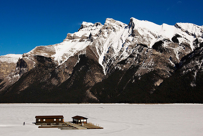 24 hours in pictures: Lake Minnewanka