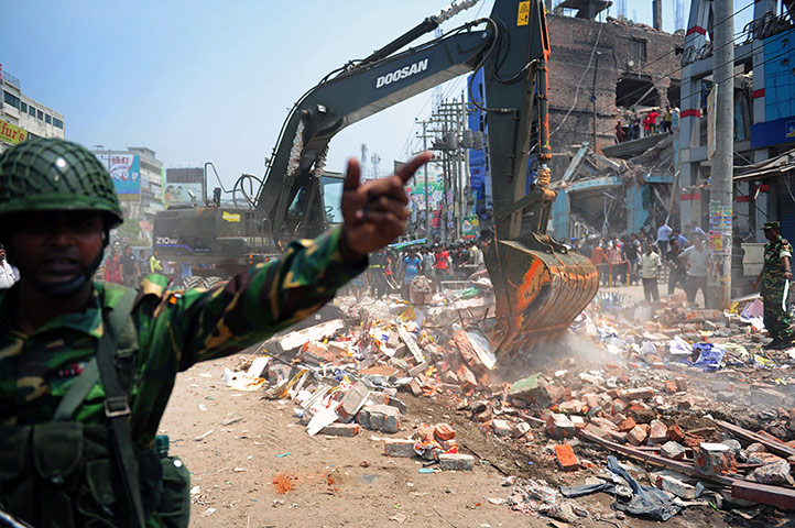 Building collapse: Bangladeshi Army personnel assist in res