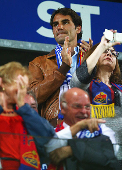 Chelsea: Roger Federer watches the FC Basel 1893 versus Chelsea match