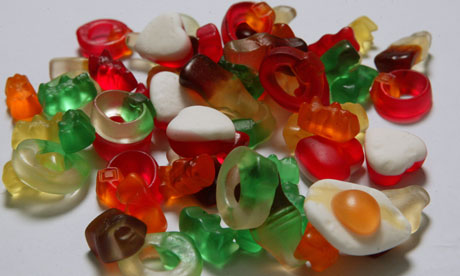 Junk foods avoid ad ban by targeting children online 