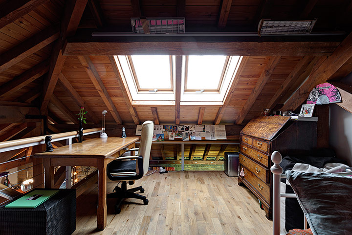 homes - attic: Upstairs room in attic flat with wooden floor and ceiling