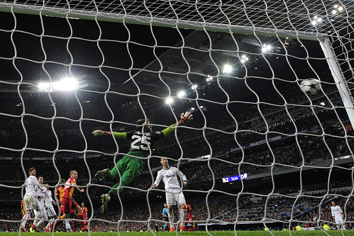 football4: Galatasaray's Uruguayan goalkeeper Ferna