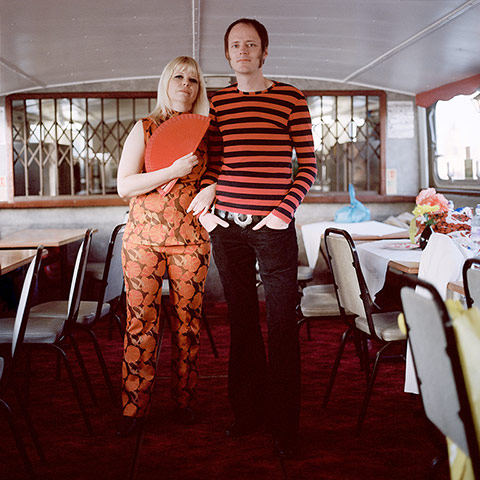 big pic - mods : mod couple dressed in red and black in cafe