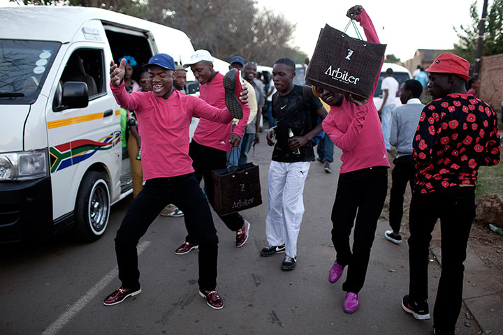 Izikhothane - in pictures: Izikhothane young people in pictures