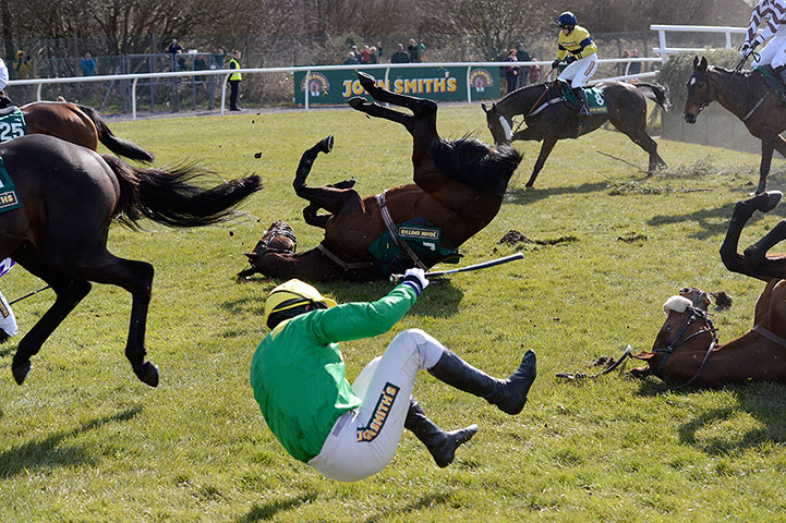 Dangers of Aintree: Aintree racing