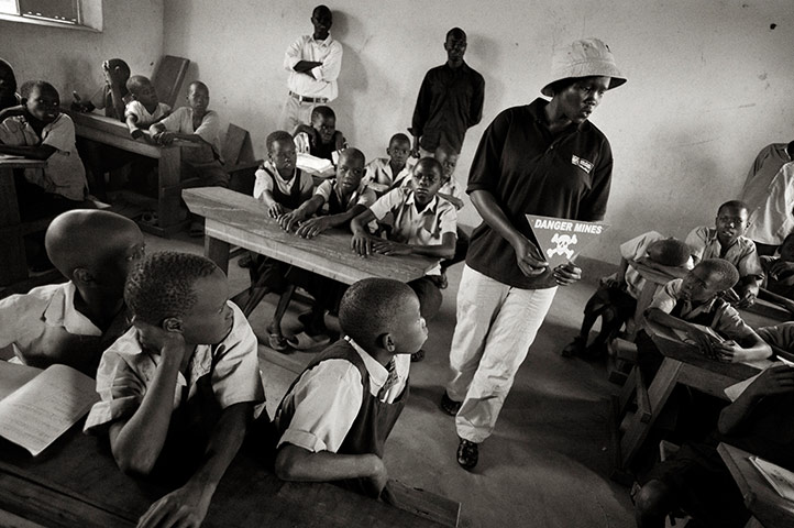 Community liaison team talk schoolchildren