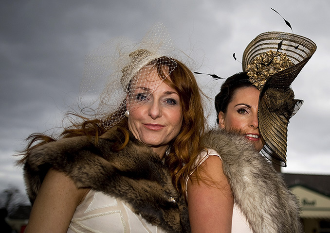 ladies day at aintree: Aintree Races
