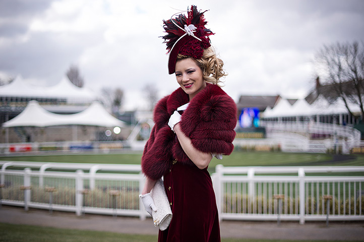 ladies day at aintree: Aintree racing