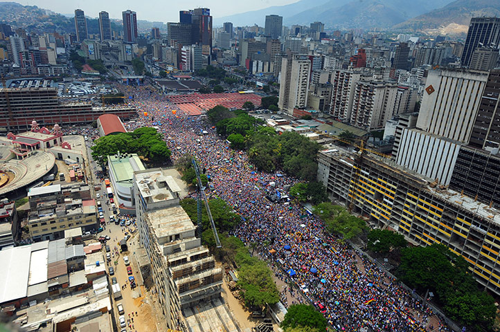 Capriles election rally : Capriles election rally in Caracas in pictures