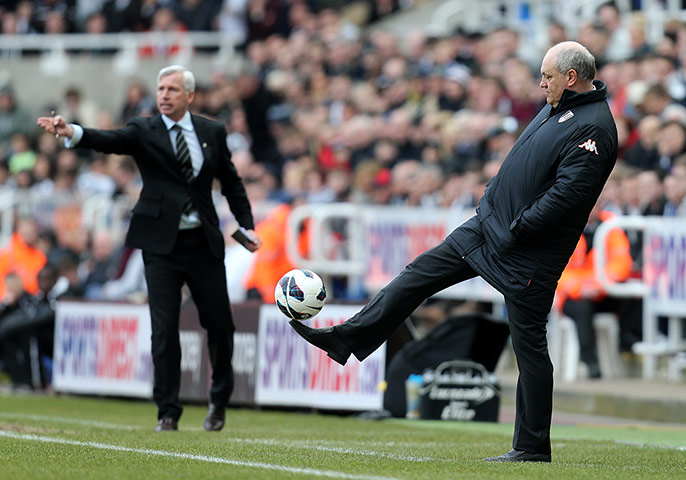 Sunday's matches: Fulham's manager Martin Jol