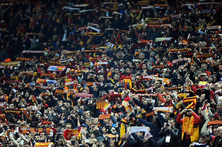 Galatasary versus Madrid: Fans of Galatasaray