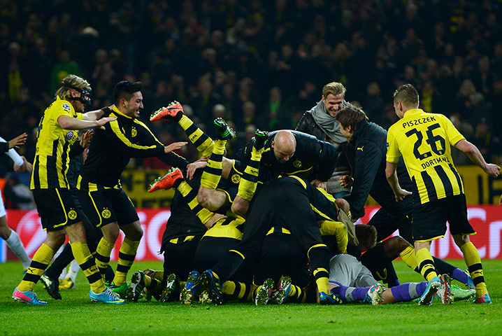 Dortmund against Malaga: Borussia Dortmund players celebrate
