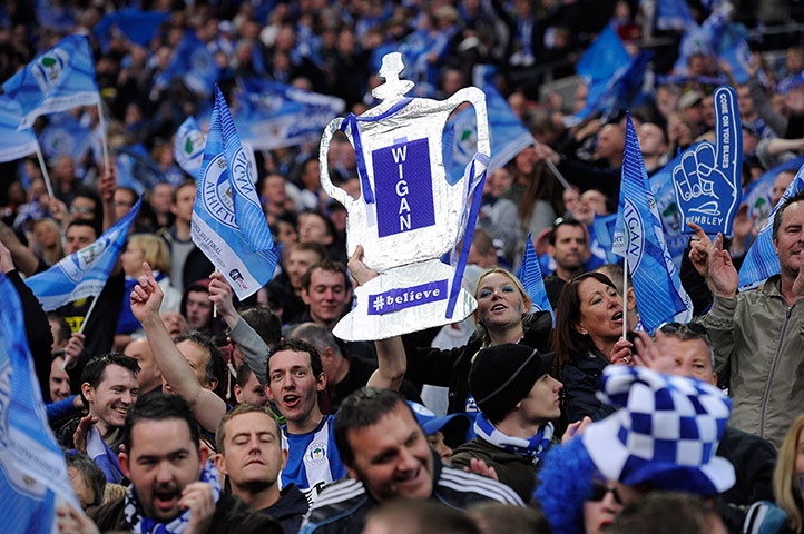 TJ Cup Final 4 : Wigan fans