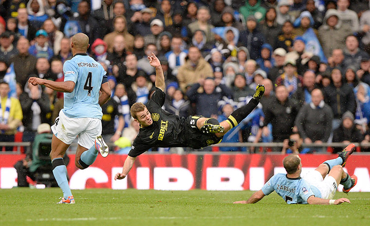 TJ Cup Final 4 : Zabaletta fouls Callum McManaman